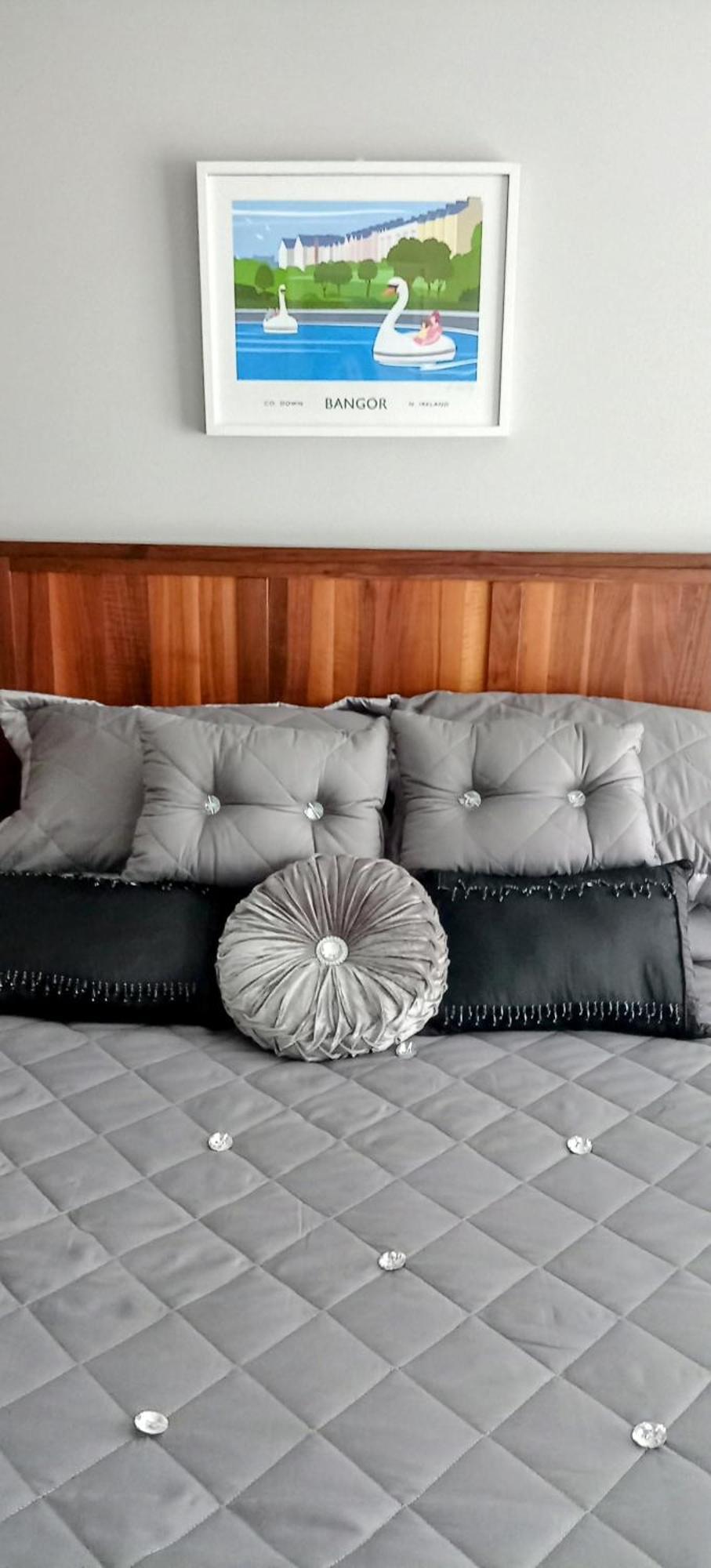 Sea Surf Apartment Бангор Екстериор снимка