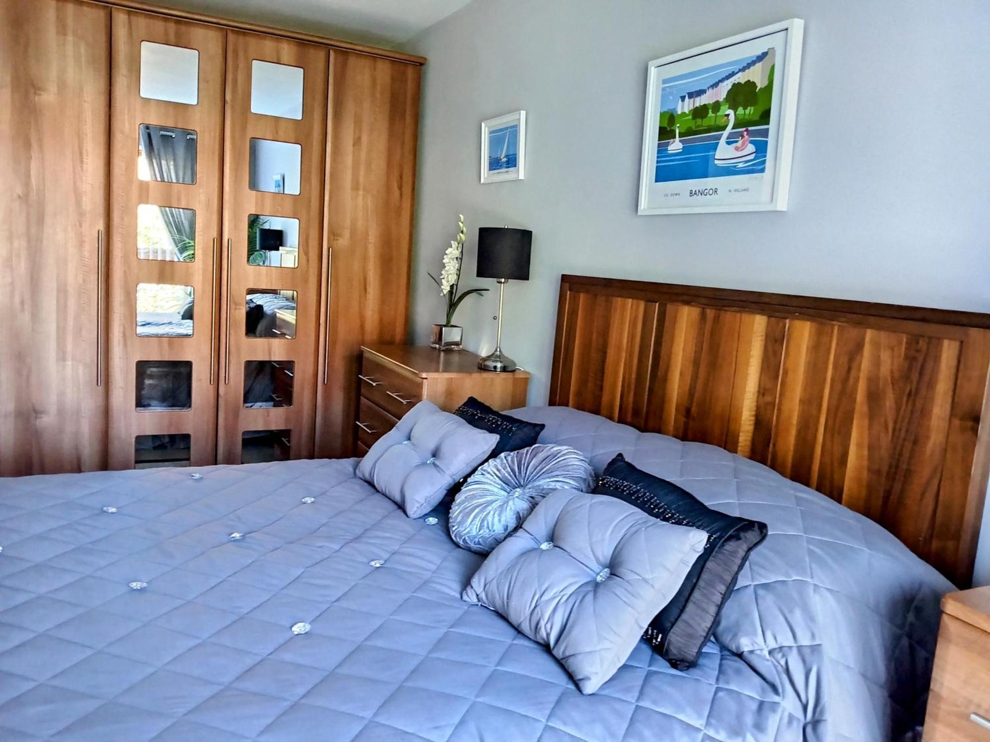 Sea Surf Apartment Бангор Екстериор снимка
